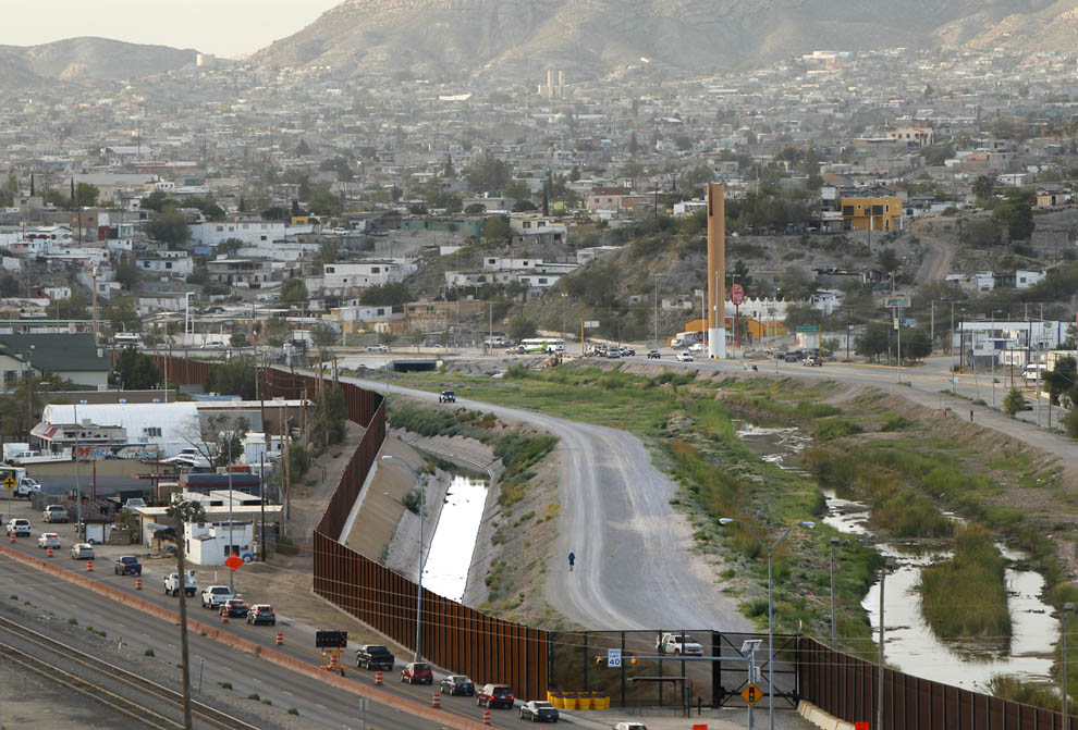 20140915_BorderFence_195_WEB.jpg